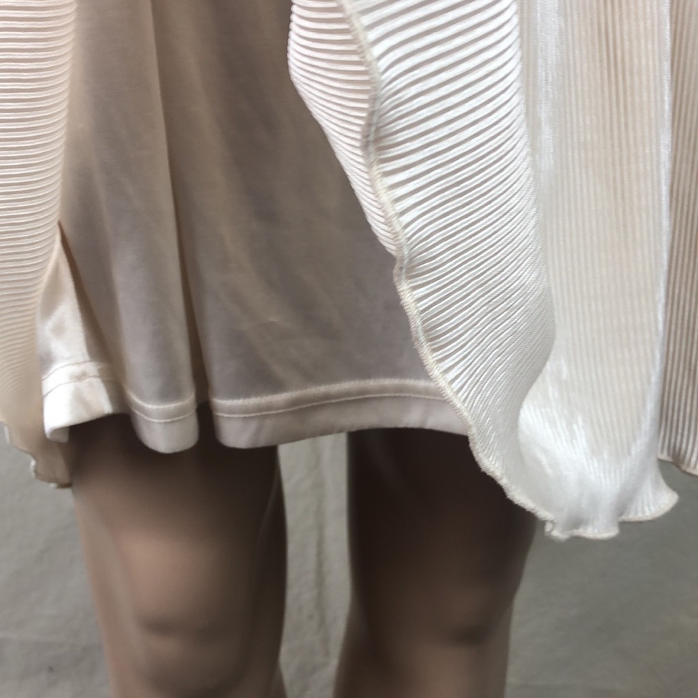 FOREVER 21 Pleated Dress - Picture 4 of 10